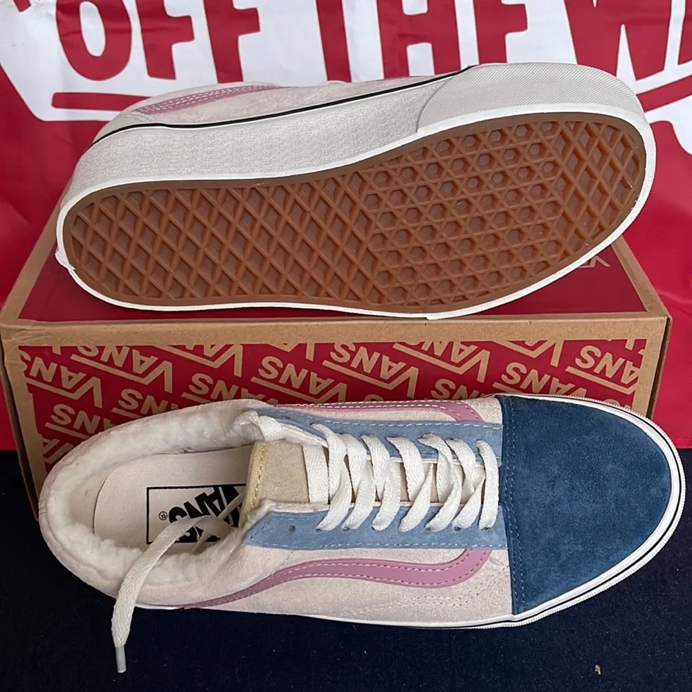 Vans Old Skool Stacked
Pig Suede/Sherpa Multi Co
VNOA7Q5MMUL
WMNS Platforms - Picture 4 of 16